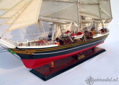 Stad Amsterdam met vitrinekast